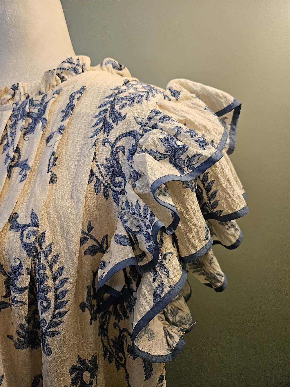 Umgee Blue and Cream Floral Ruffle Accent Dress Women's Size 2XL New - Picture 3 of 11